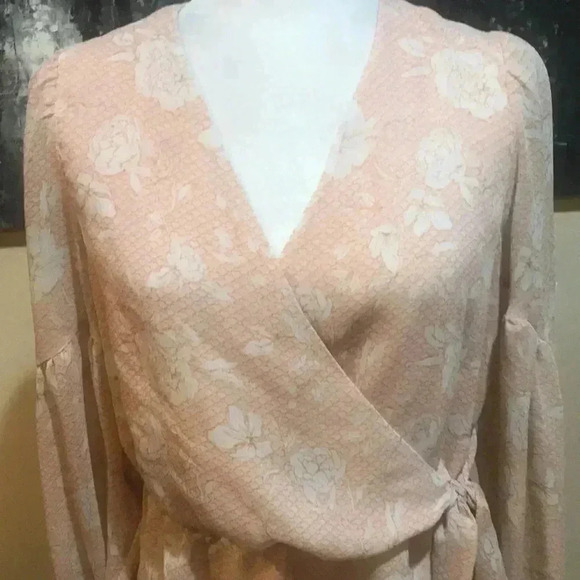 EXPRESS Floral Print Orange and Cream Wrap Blouse V-Neck-Size M - Picture 5 of 9